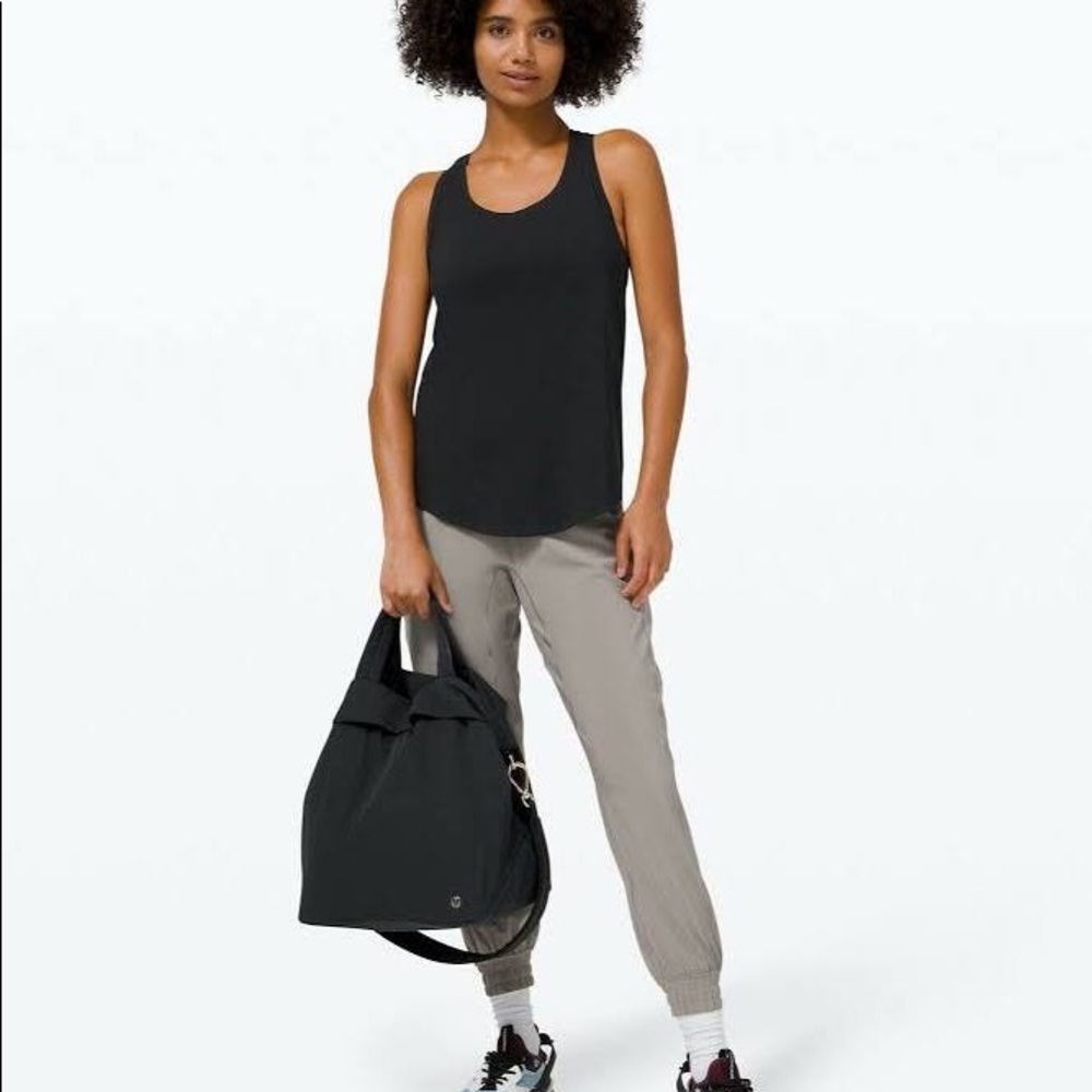 Lululemon On My Level Bag 19L - black/shiny gold